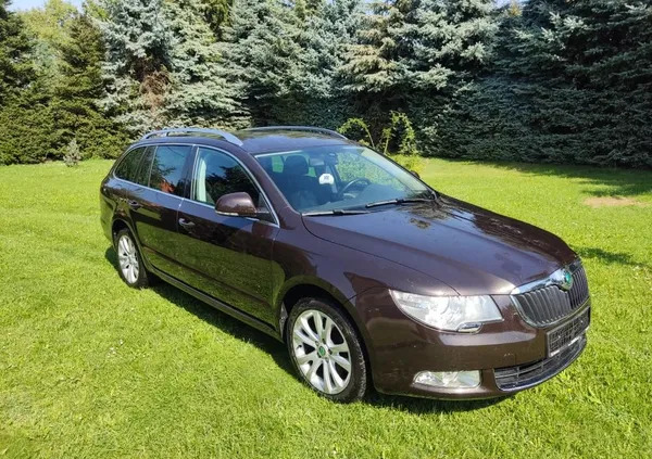 brwinów Skoda Superb cena 49900 przebieg: 138700, rok produkcji 2013 z Brwinów